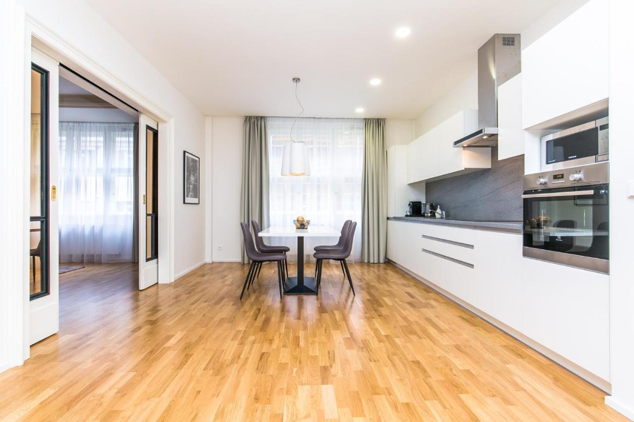 Unique Old Town Apartments At Palace Dlouha 프라하 외부 사진