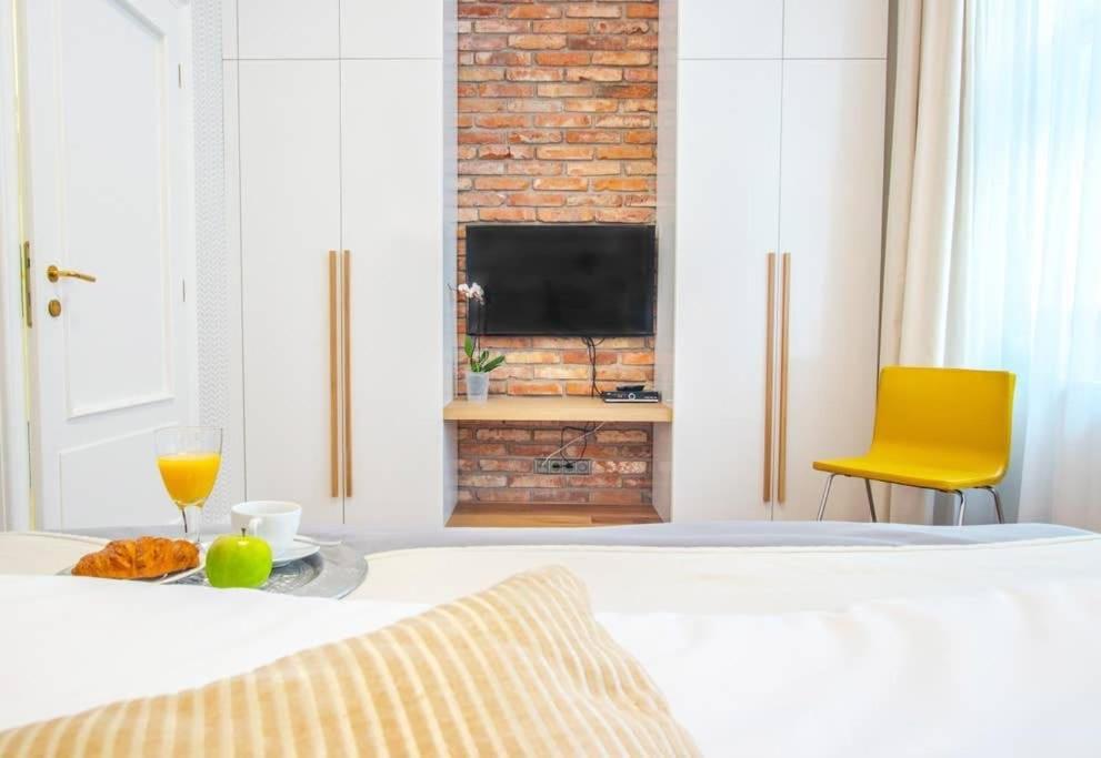 Unique Old Town Apartments At Palace Dlouha 프라하 외부 사진