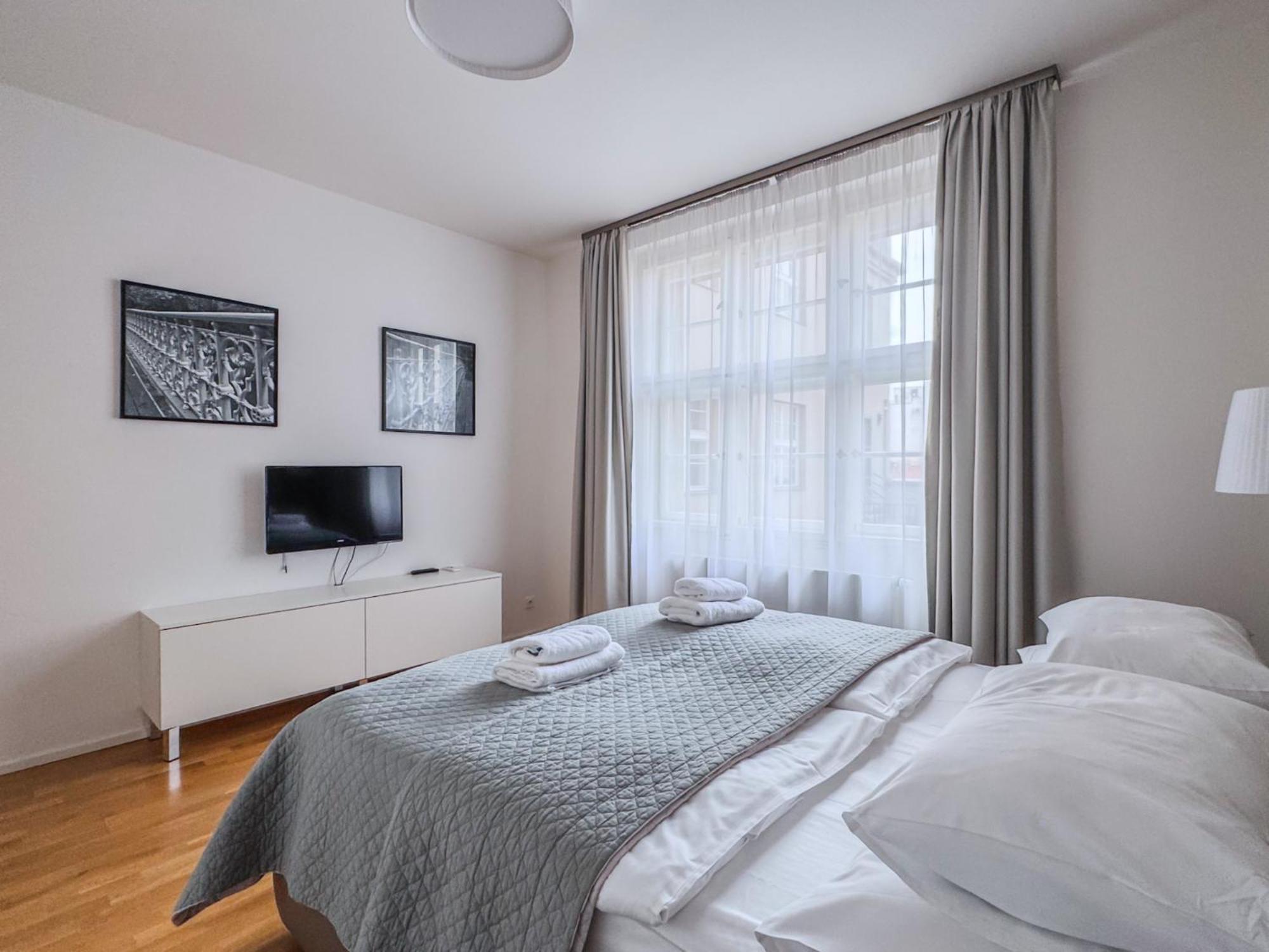 Unique Old Town Apartments At Palace Dlouha 프라하 외부 사진
